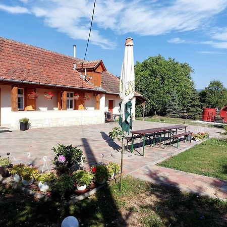 Hegyalja Vendégház Tolcsva Exterior foto