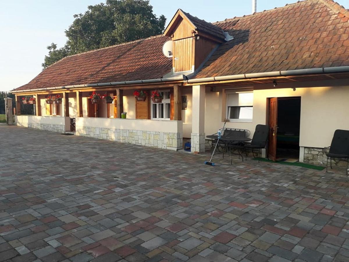 Hegyalja Vendégház Tolcsva Exterior foto